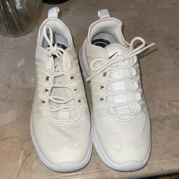 Nike Air Max Axis - Picture 2 of 3